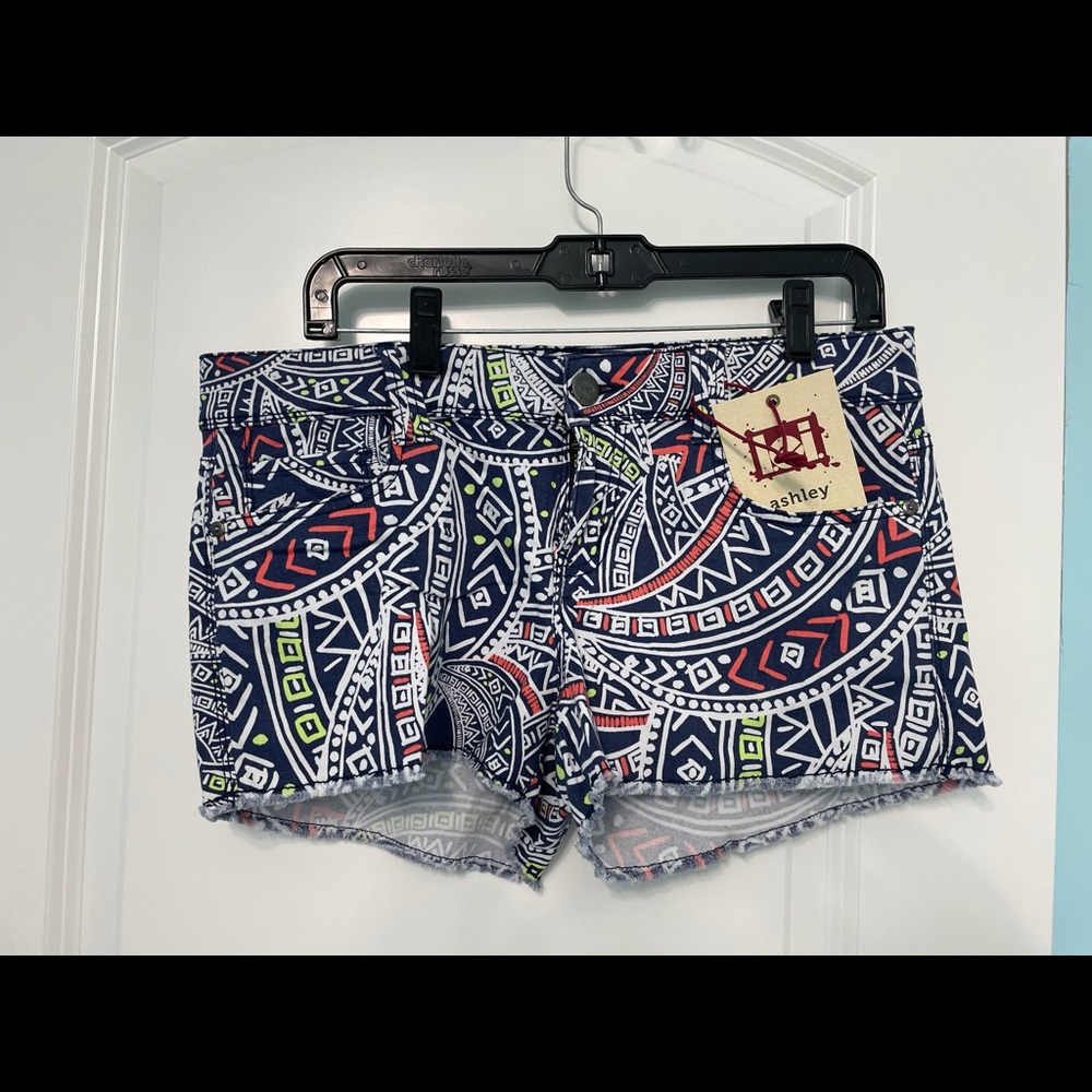 NWT l.e.i shorts